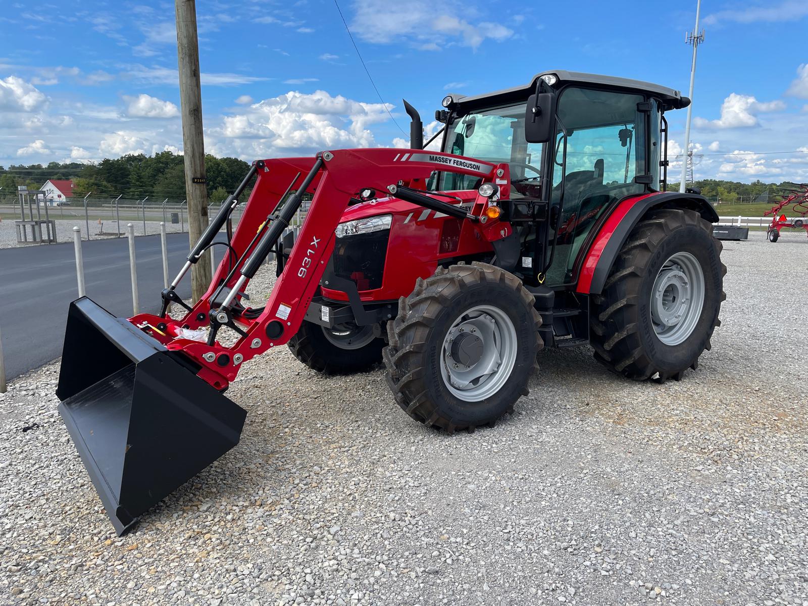 ご当地キティ　根付け　MASSEY FERGUSON Massey Ferguson MF 4710 Tractors - High Productivity & Support